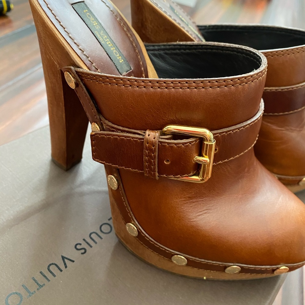 Louis Vuitton heels, size 36